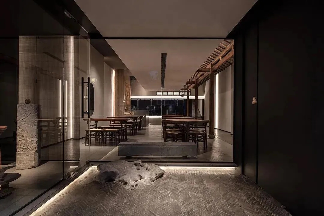 VI设计充满仪式感的苏州面馆餐饮空间设计